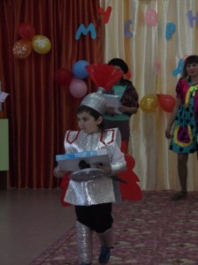 Васильев Иван в костюме рыцаря 2 место среди младших